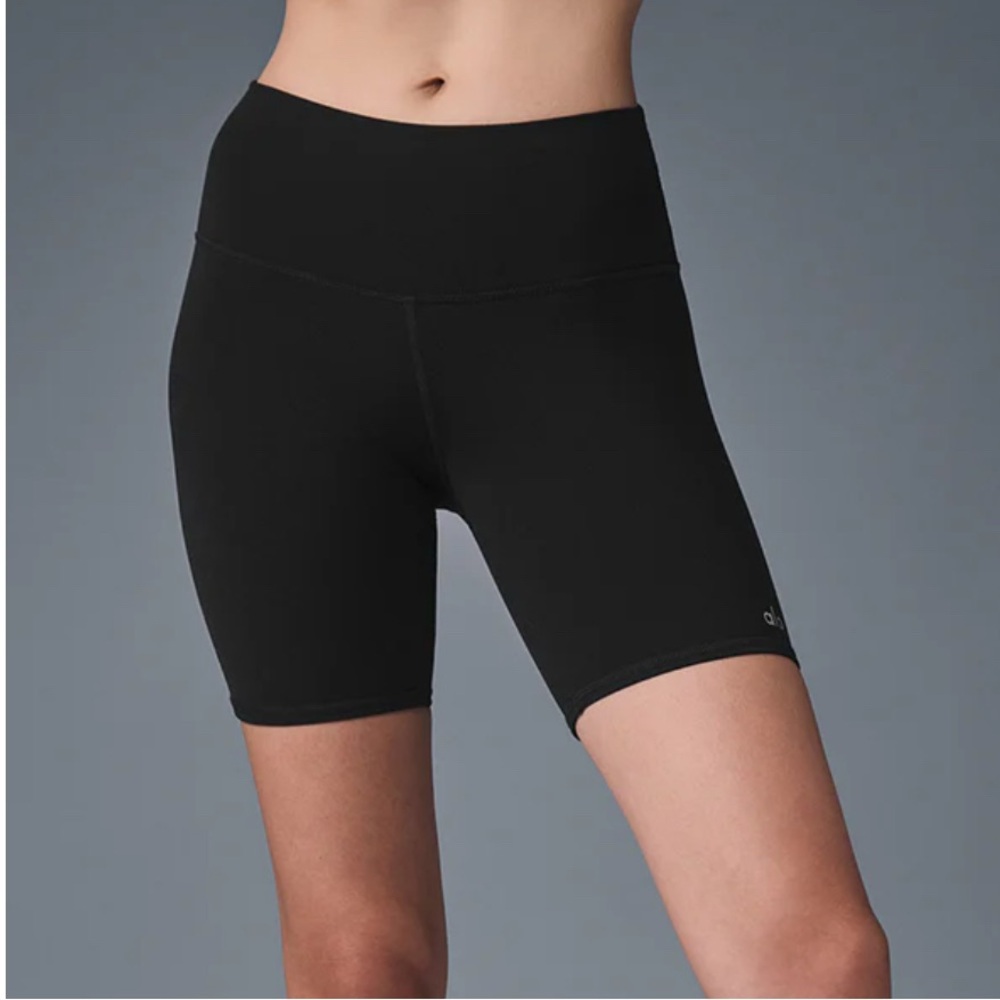 ALO Yoga High Waist Biker Shorts in Black (XS)